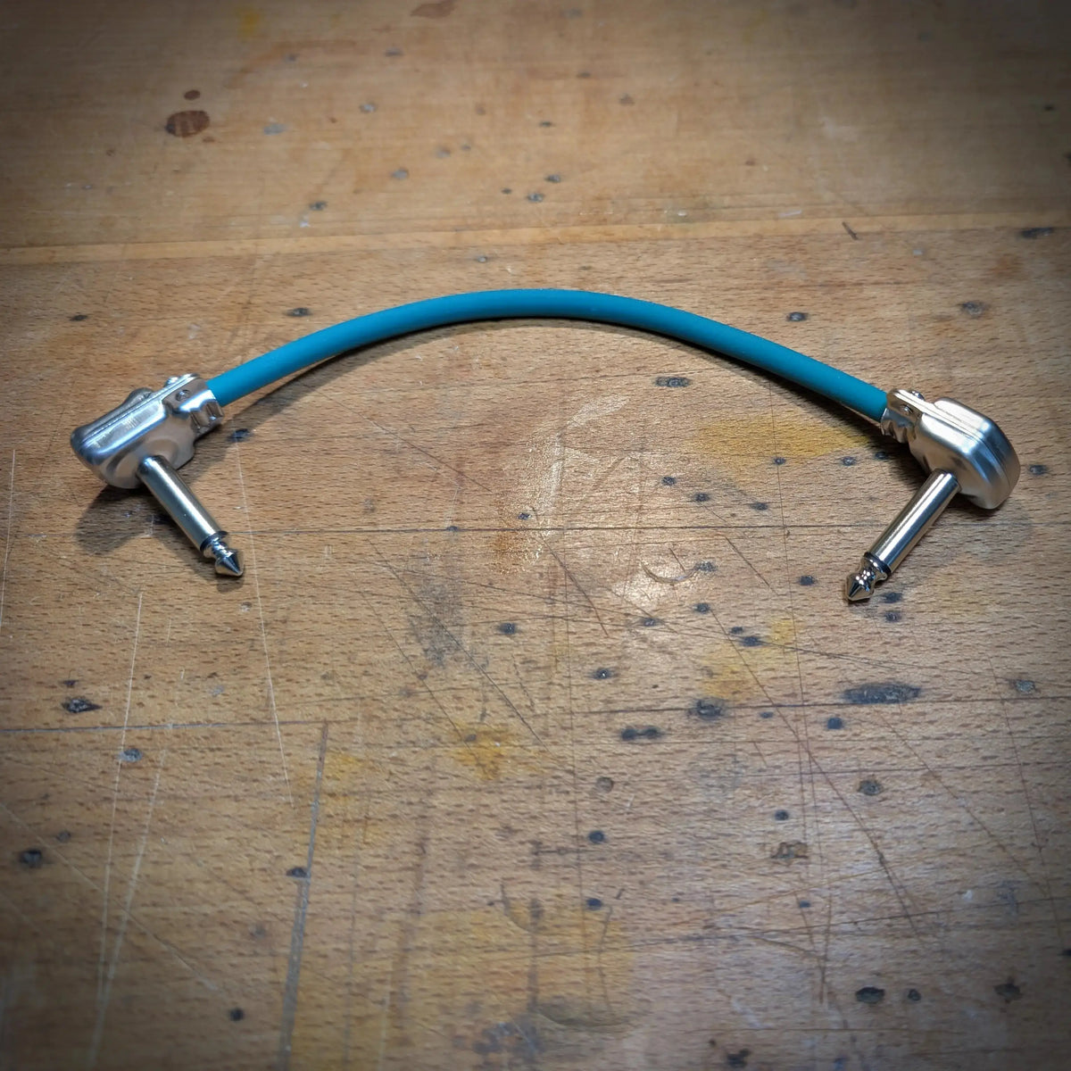Câble patch court pour pedalboard et pédales de guitare